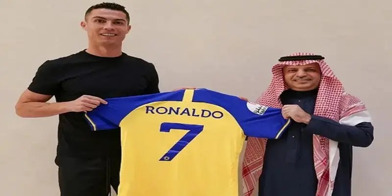 Đánh giá Ronaldo và Messi qua phí chuyển nhượng